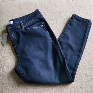 NWT Lane Bryant Darkwash Skinny Jeans SIZE 16